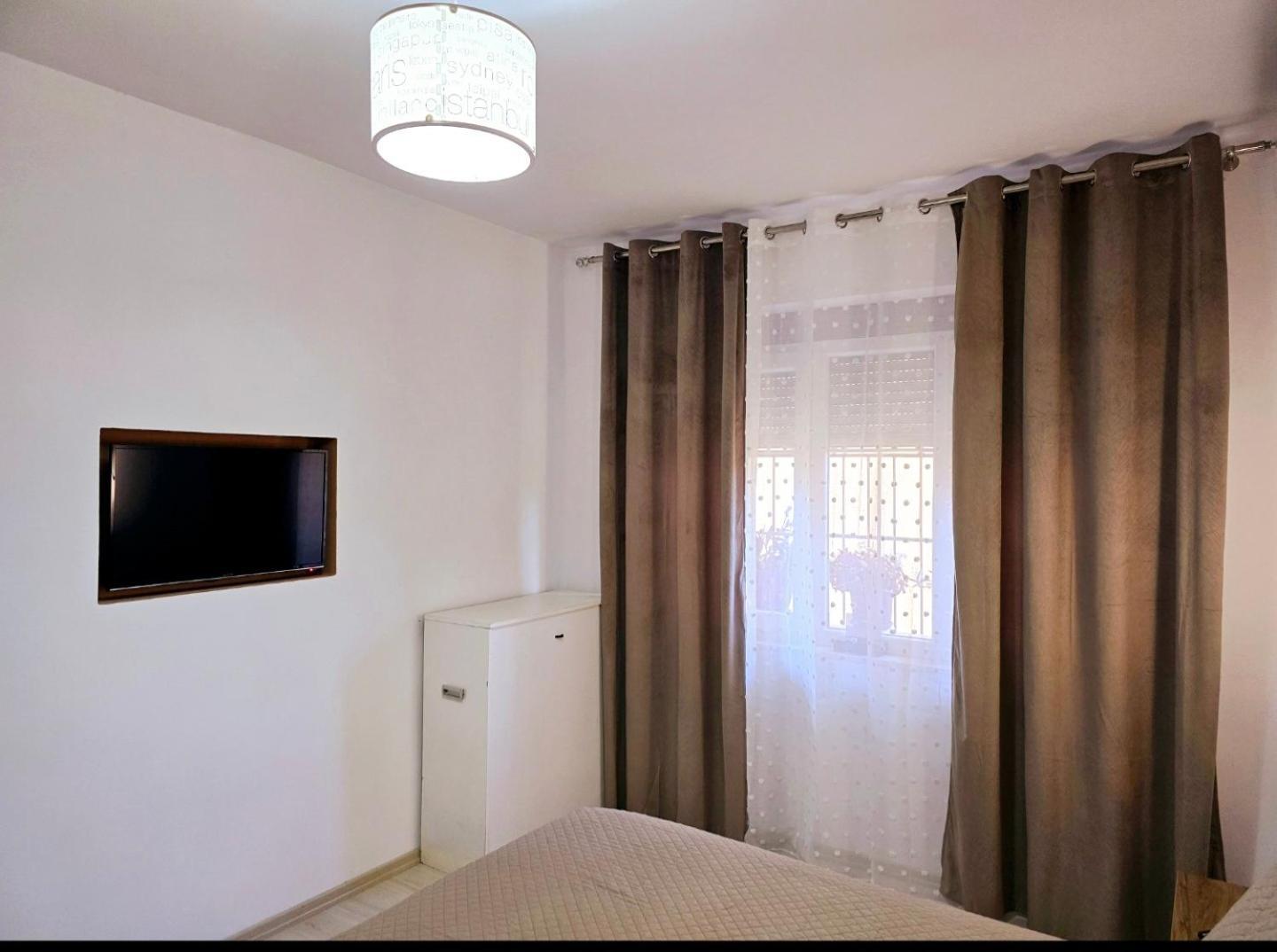 Grace'S Centre Apartment Shkodra Zimmer foto