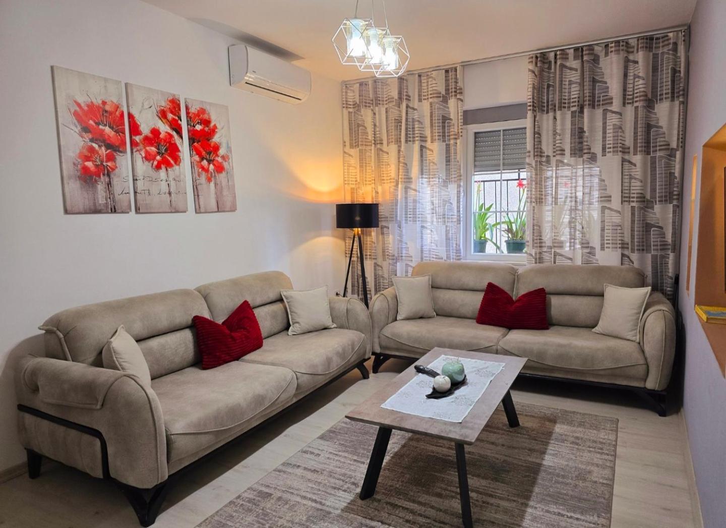 Grace'S Centre Apartment Shkodra Exterior foto